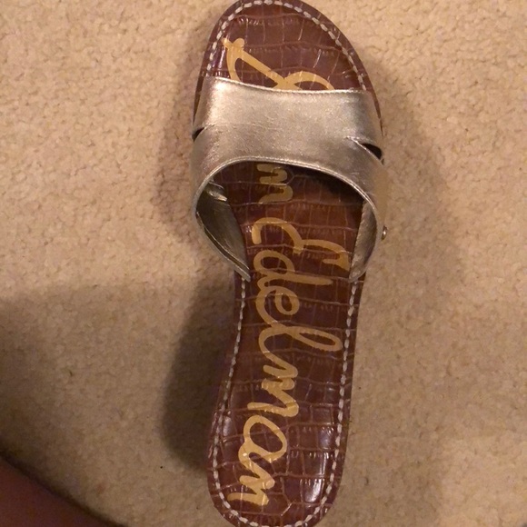 Barely worn Sam Edelman gold heels - Picture 3 of 6